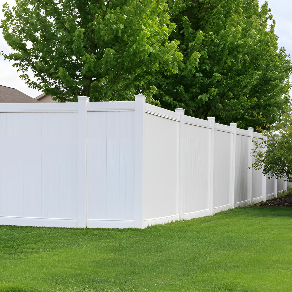 An image showing vinyl fencing.