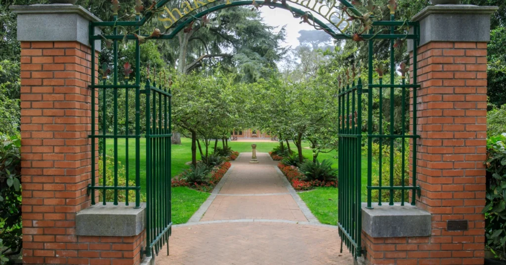 Image representing an attractive fence for the garden.