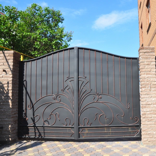 A powder-coated steel automatic gate built for Phoenix desert weather.
